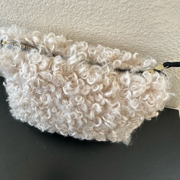 NWT Creative Co-Op Fur Zip Pouch/ Clutch - Picture 4 of 8